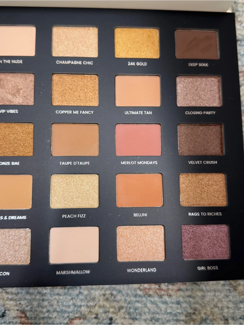 New Iconic London Day to Slay Eyeshadow Palette